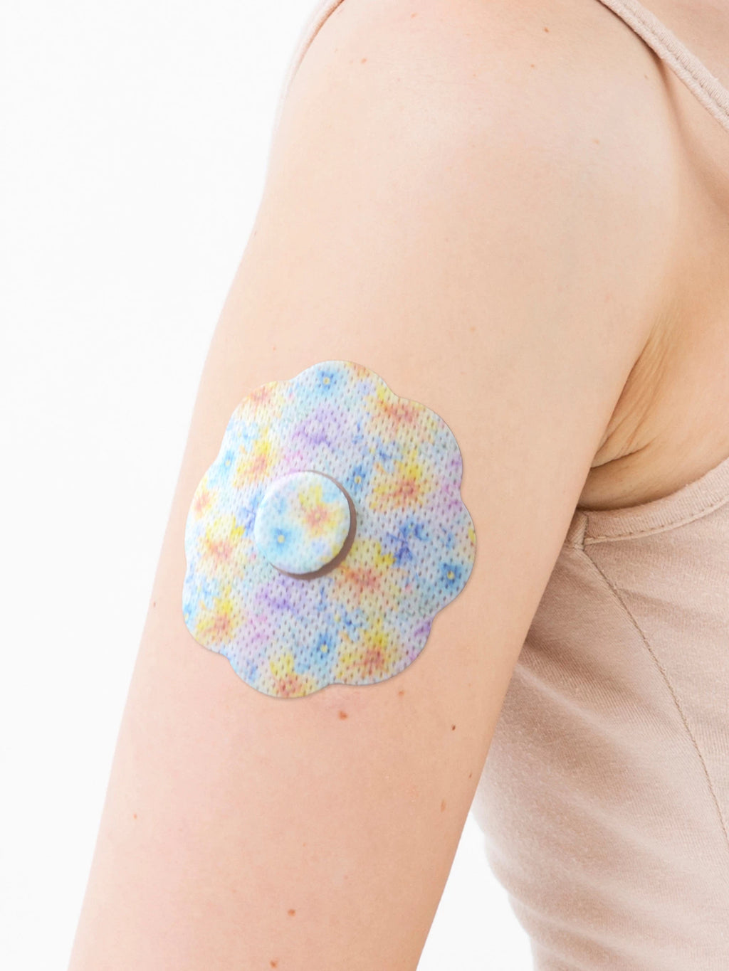 Parche adhesivo para FreeStyle Libre 3, forma de galleta, en el brazo, primer plano