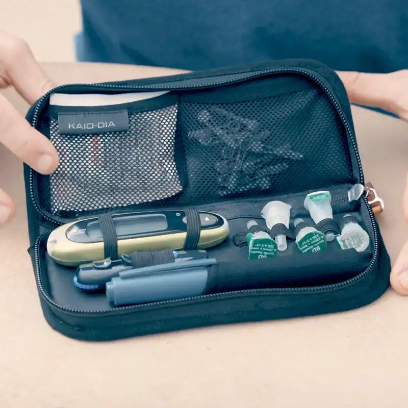glucometer-insulin-pen-case.webp__PID:736872cb-fafb-47a9-8cc3-3405482efeae Imagen