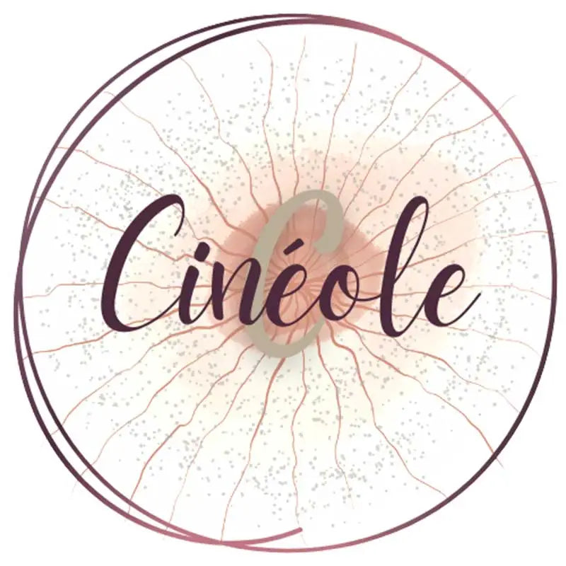 Cinéole blog logo: "Cinéole" in elegant script, with a subtle "C" in the background, encircled by a double ring. Imagen