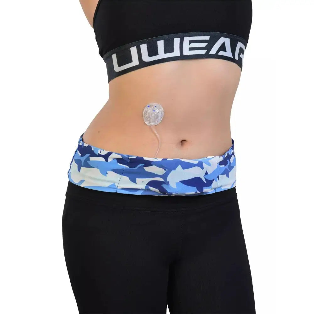 Insulin pump waist belt in trendy prints, secure and discreet for active lifestyle.