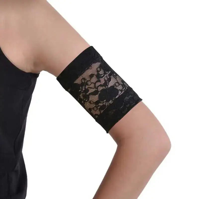 Lace armband for CGM and insulin pump, elegant and secure design on upper arm.